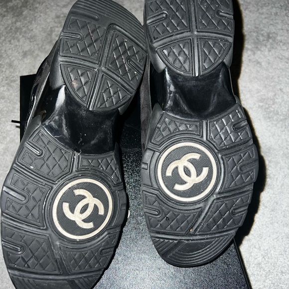 Authentic Chanel Sneakers 40.5 - Picture 5 of 6